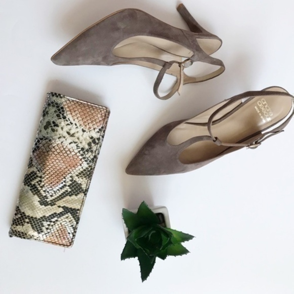Andre Assous Olenna T-Strap Pump in Brown size 9